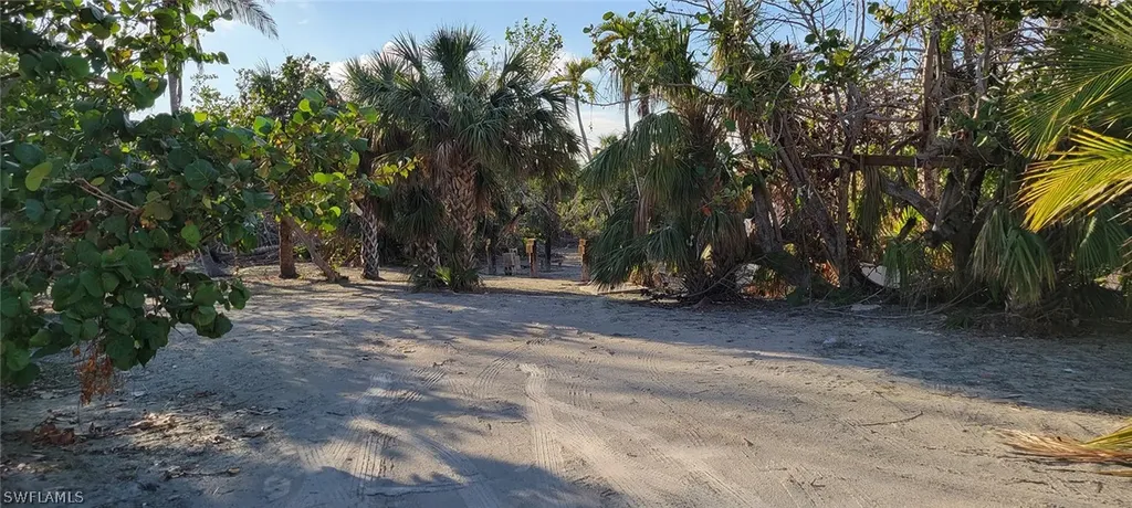 1119 Seagrape Lane Sanibel FL 33957