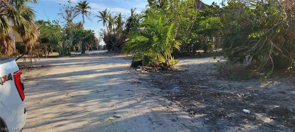 1119 Seagrape Lane Sanibel FL 33957