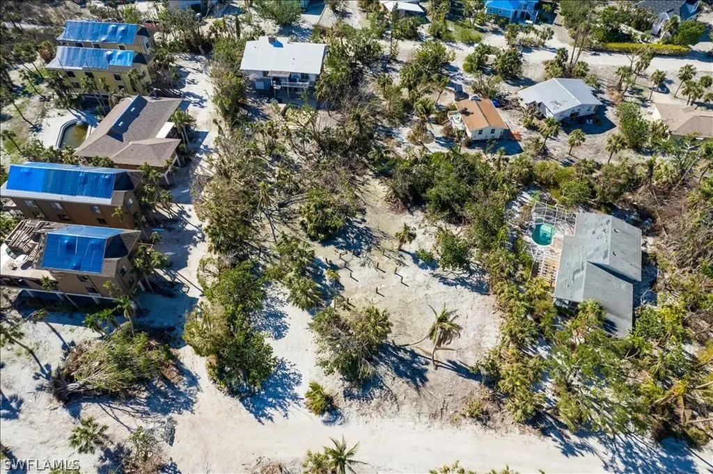 1119 Seagrape Lane Sanibel FL 33957