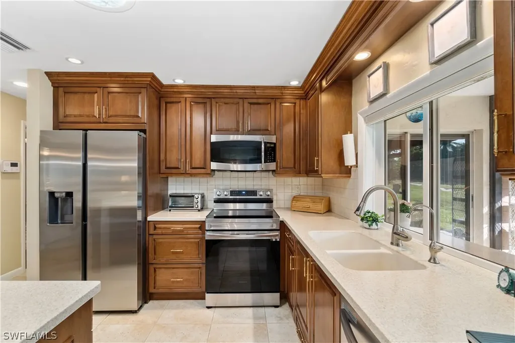 4704 Lakewood Boulevard Naples FL 34112