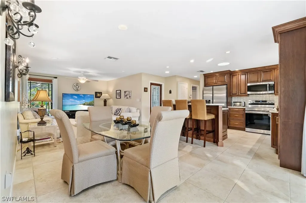 4704 Lakewood Boulevard Naples FL 34112