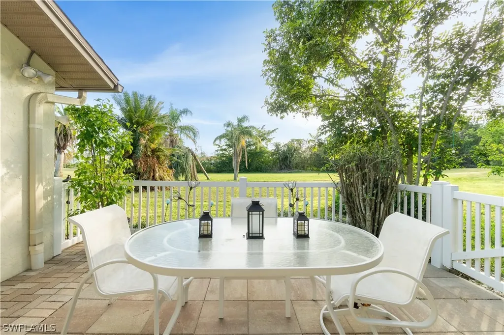 4704 Lakewood Boulevard Naples FL 34112