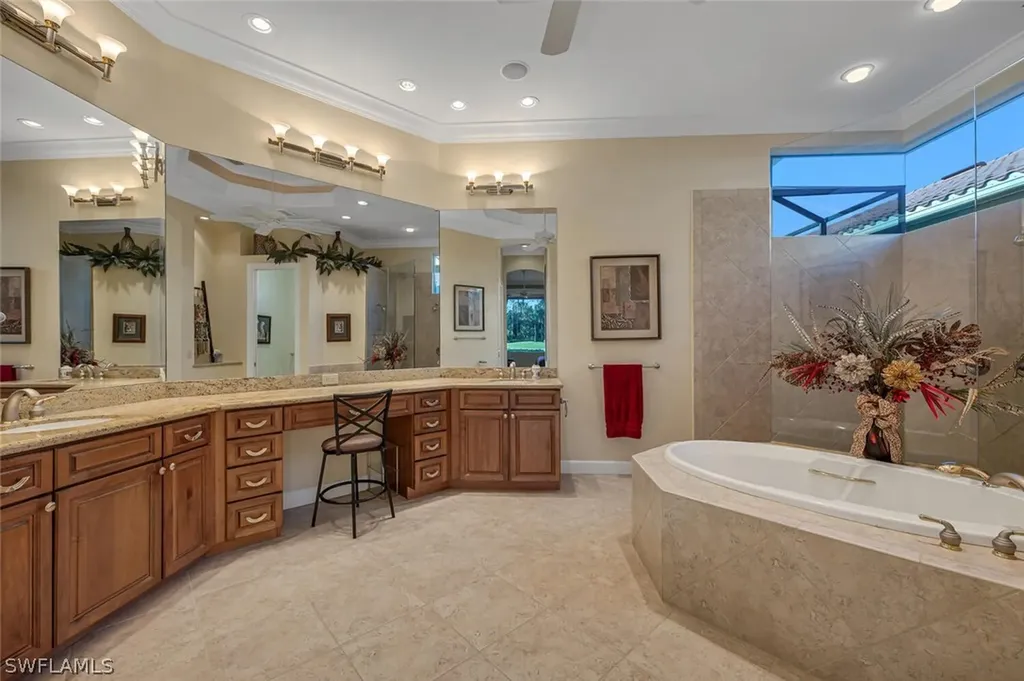 1443 Via Portofino Naples FL 34108