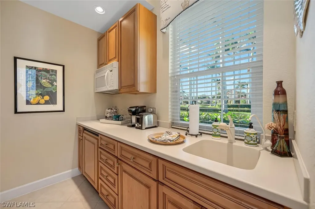 1443 Via Portofino Naples FL 34108