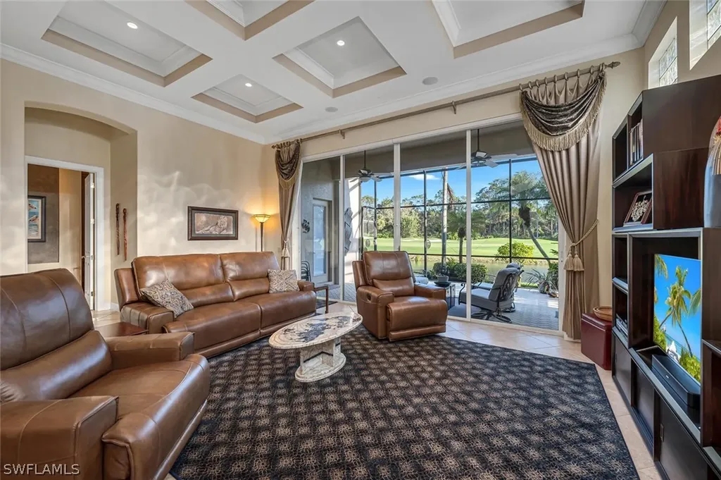 1443 Via Portofino Naples FL 34108