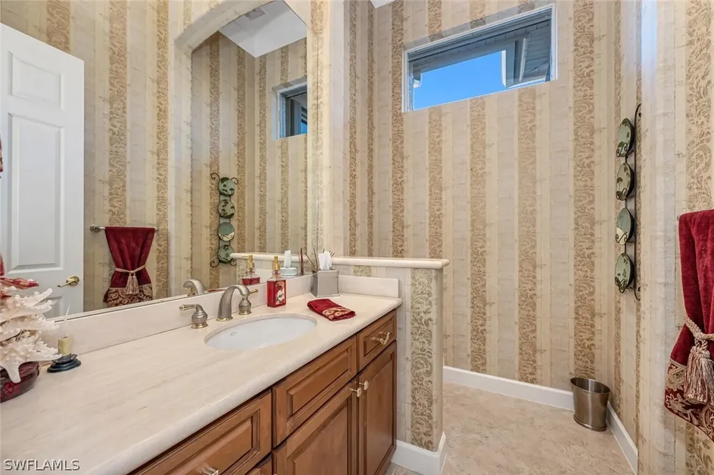 1443 Via Portofino Naples FL 34108