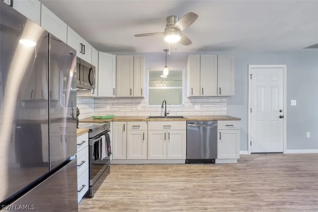 27936 Lance Drive Bonita Springs FL 34135