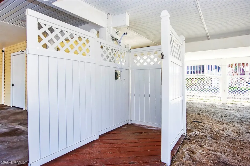 251 Christofer Court Sanibel FL 33957