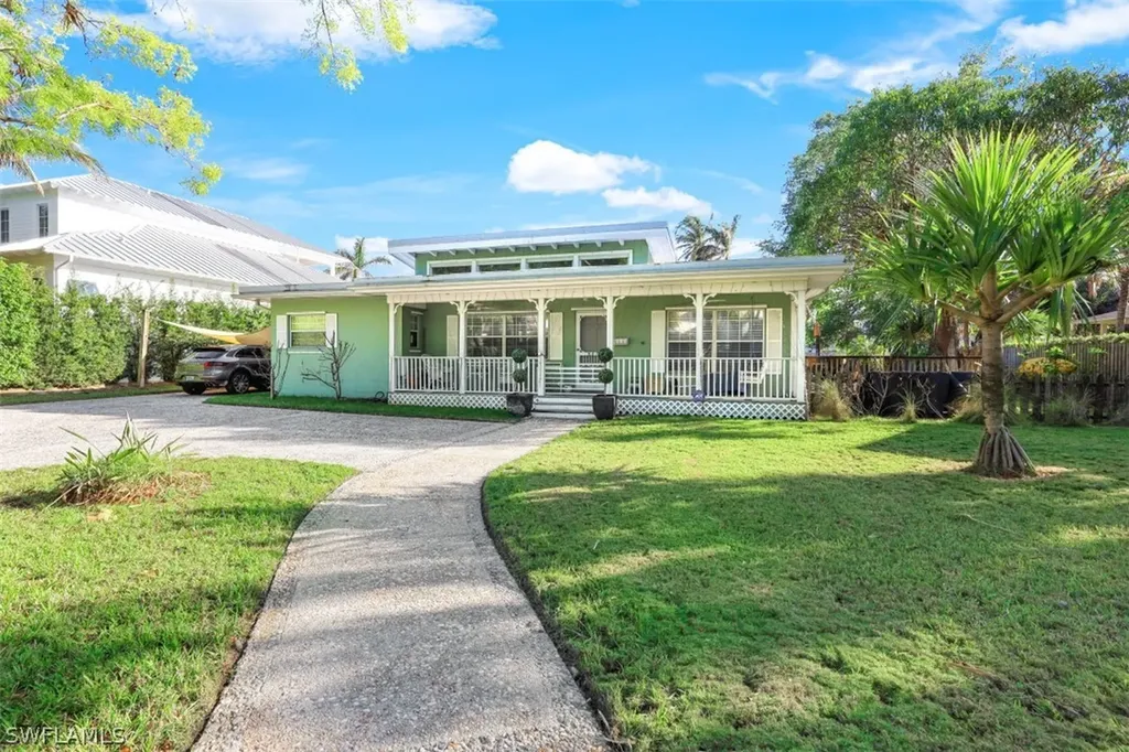250 1st Avenue N Naples FL 34102