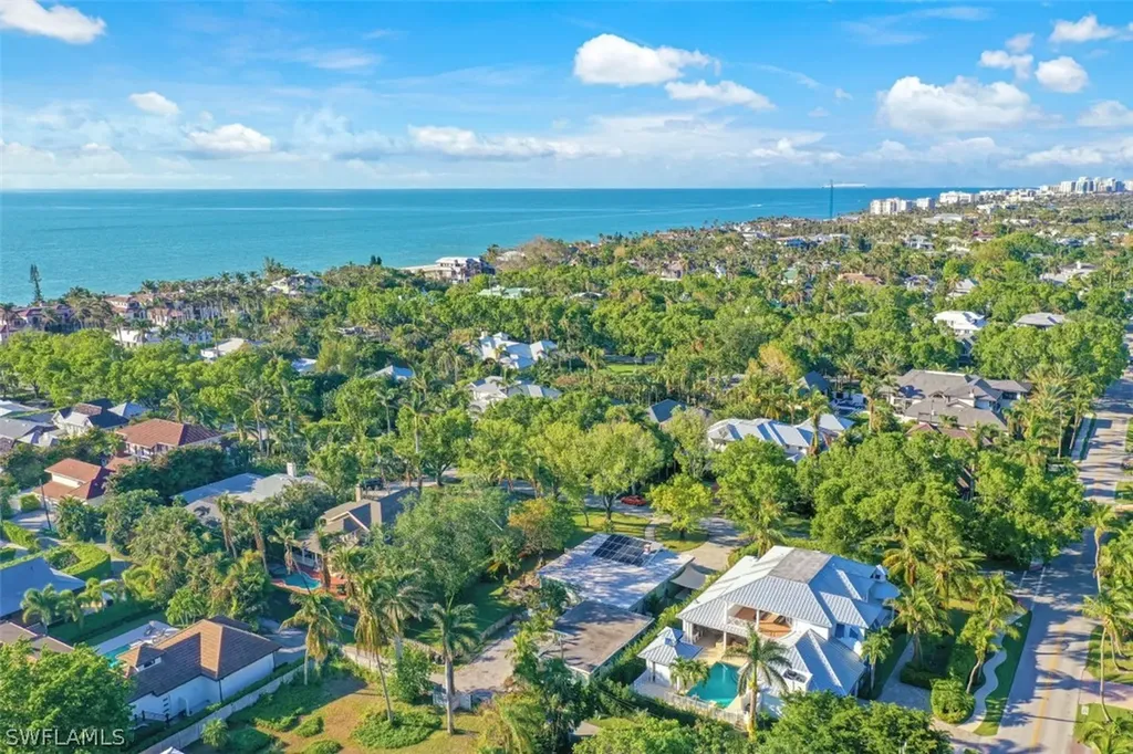 250 1st Avenue N Naples FL 34102