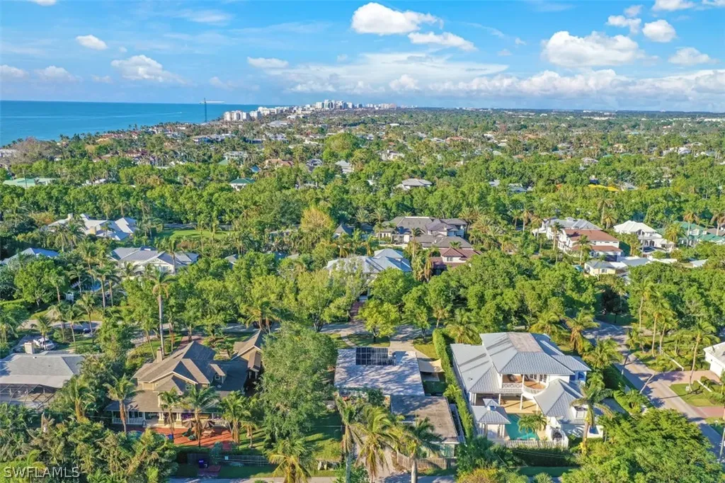 250 1st Avenue N Naples FL 34102