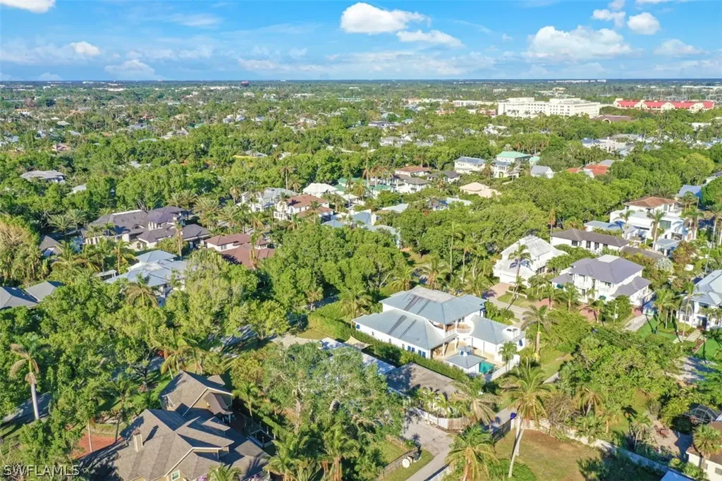 250 1st Avenue N Naples FL 34102