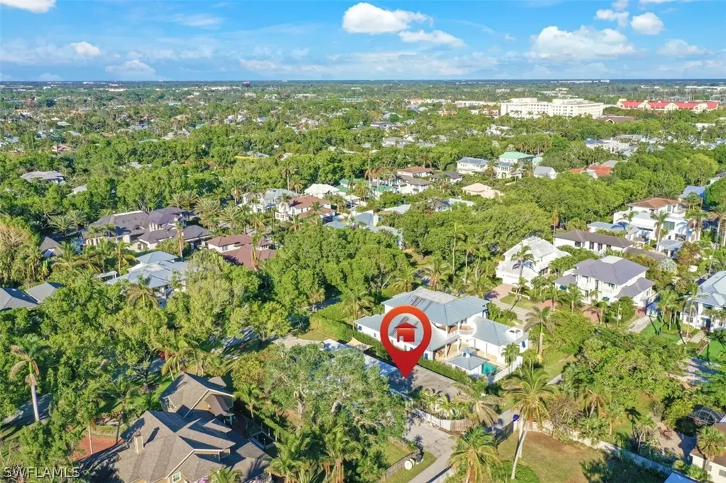 250 1st Avenue N Naples FL 34102