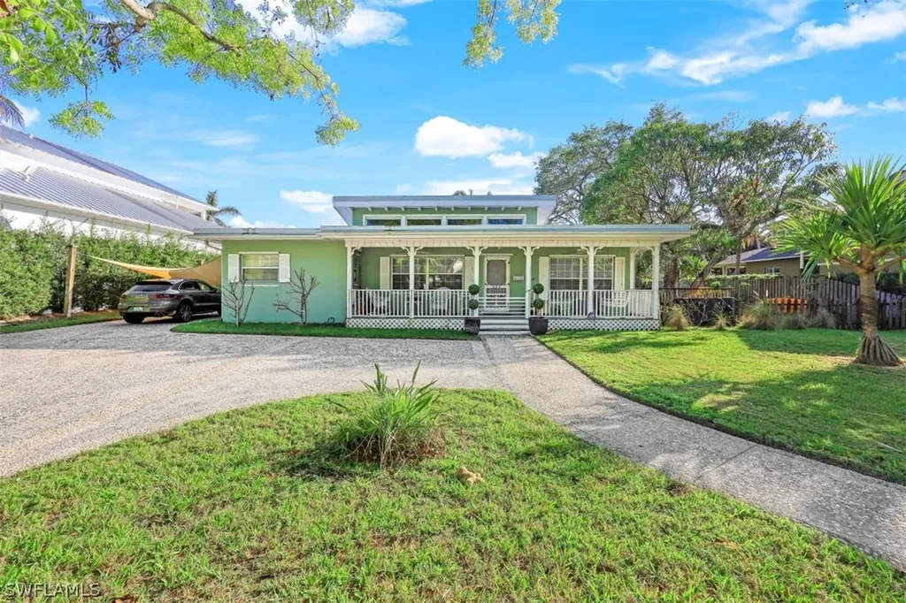 250 1st Avenue N Naples FL 34102