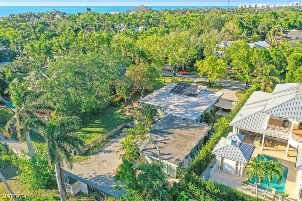 250 1st Avenue N Naples FL 34102