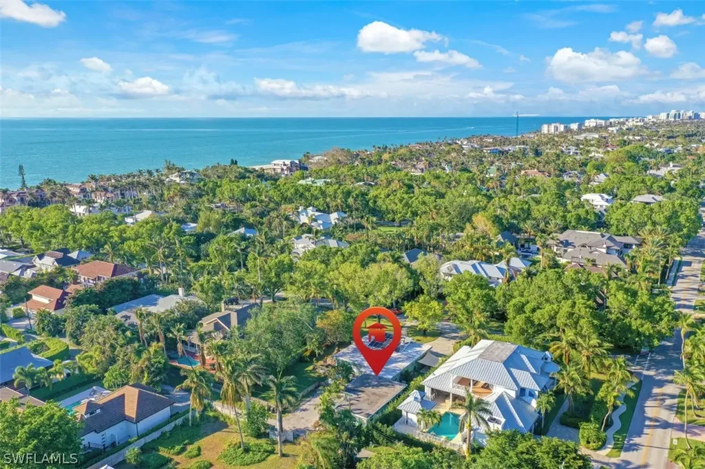 250 1st Avenue N Naples FL 34102
