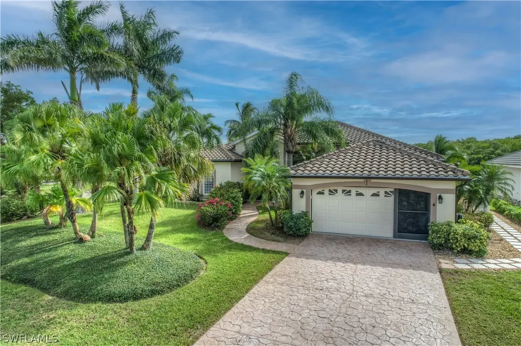 Naples FL, 108 Newport Cay