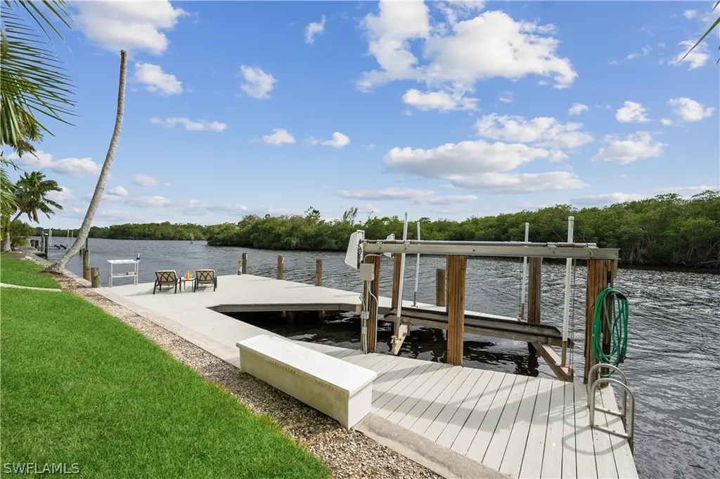 108 Newport Cay Naples FL 34114
