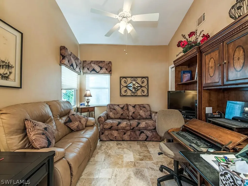 275 Kings Way Naples FL 34104