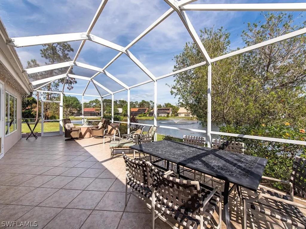 275 Kings Way Naples FL 34104