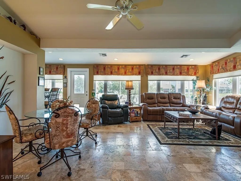 275 Kings Way Naples FL 34104