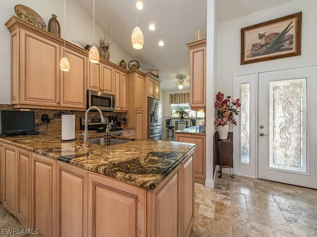 275 Kings Way Naples FL 34104