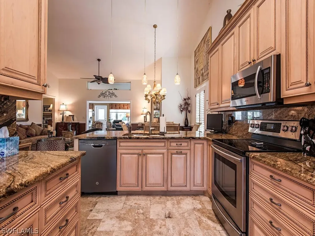 275 Kings Way Naples FL 34104