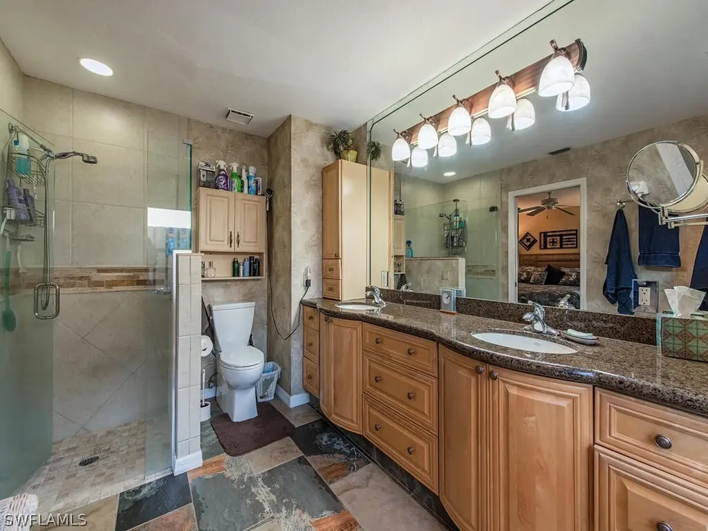 275 Kings Way Naples FL 34104