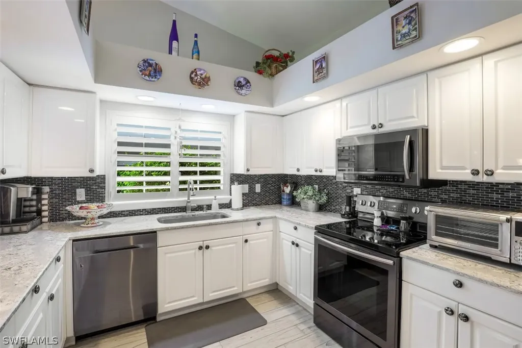 268 Melrose Place Naples FL 34104