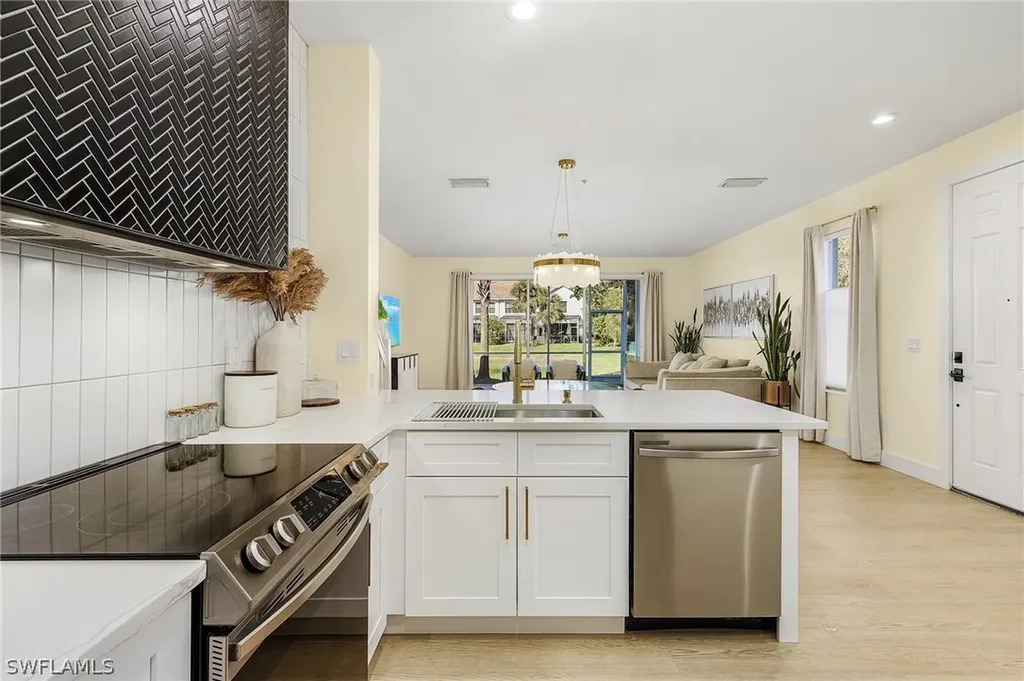 Naples FL, 15541 Marcello Circle, Unit 209