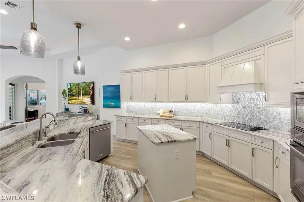 8871 Shenendoah Circle Naples FL 34113