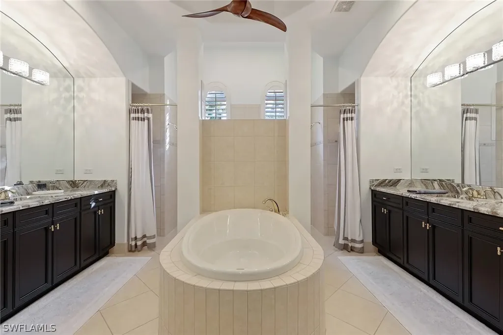 8871 Shenendoah Circle Naples FL 34113