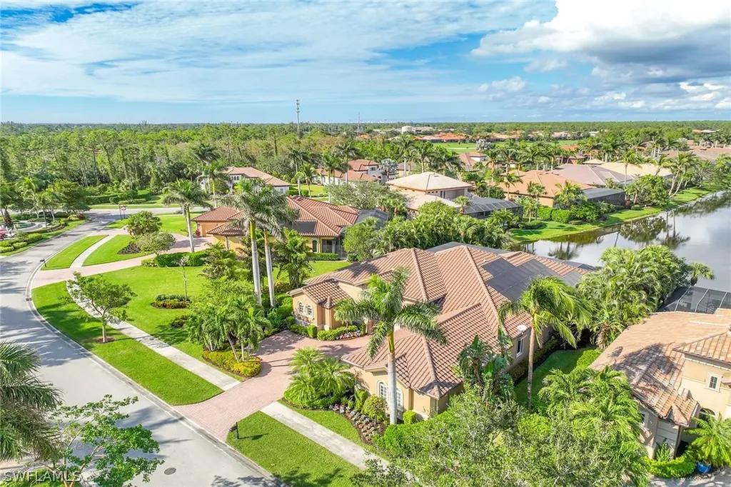 8871 Shenendoah Circle Naples FL 34113