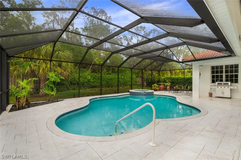 551 Cormorant Cove Naples FL 34113