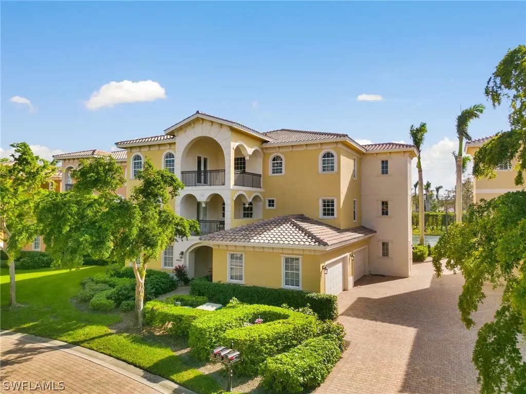 10811 Vivaldi Court Miromar Lakes FL 33913
