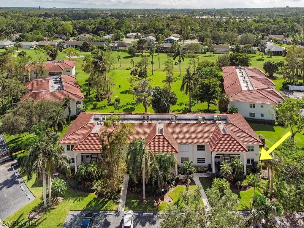 Naples FL, 1055 Forest Lakes Drive, Unit F-101
