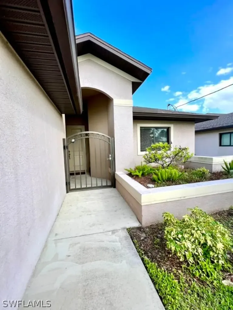 533-535 Cultural Park Boulevard Cape Coral FL 33990