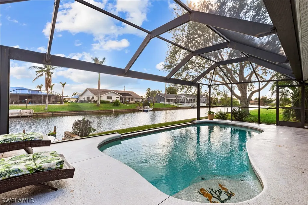 609 SE 19th Court Cape Coral FL 33990