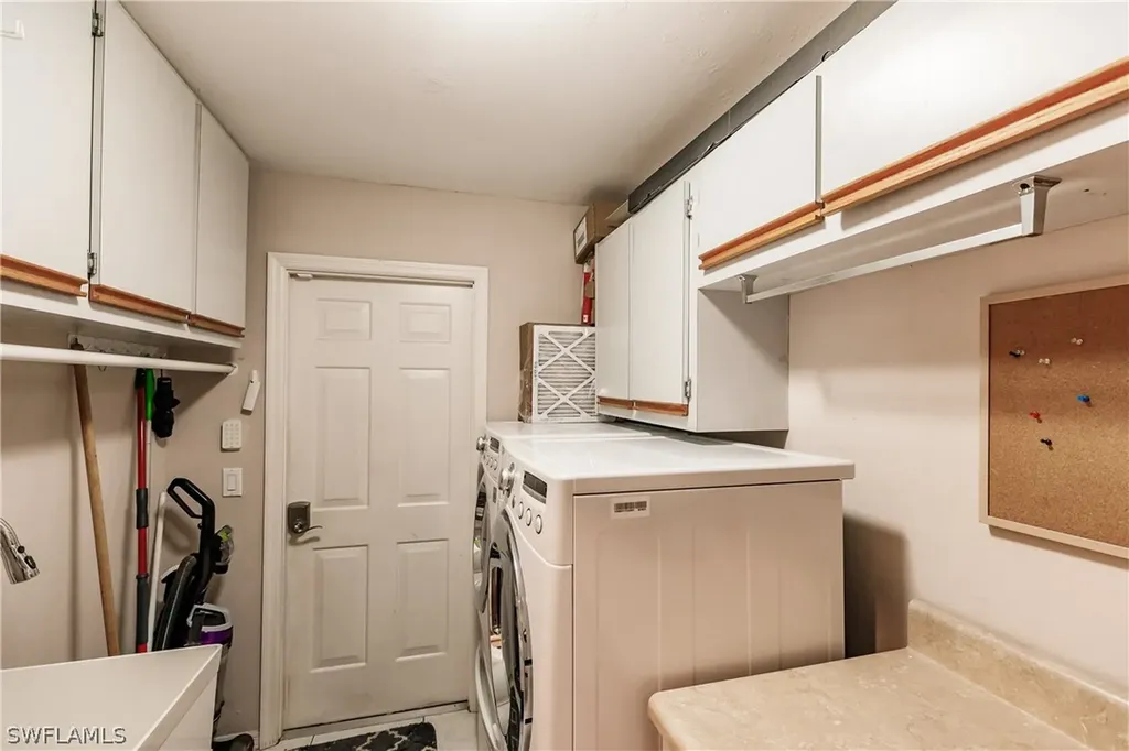 601 SE 35th Terrace Cape Coral FL 33904