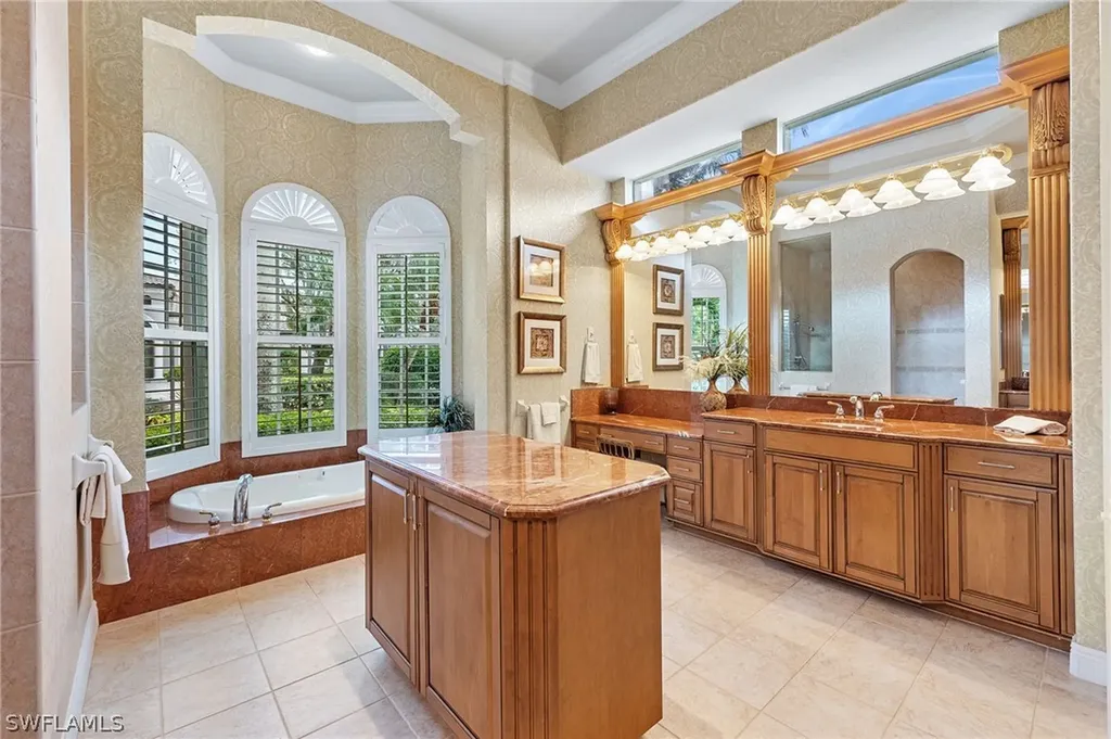 7511 Hogan Court Naples FL 34113