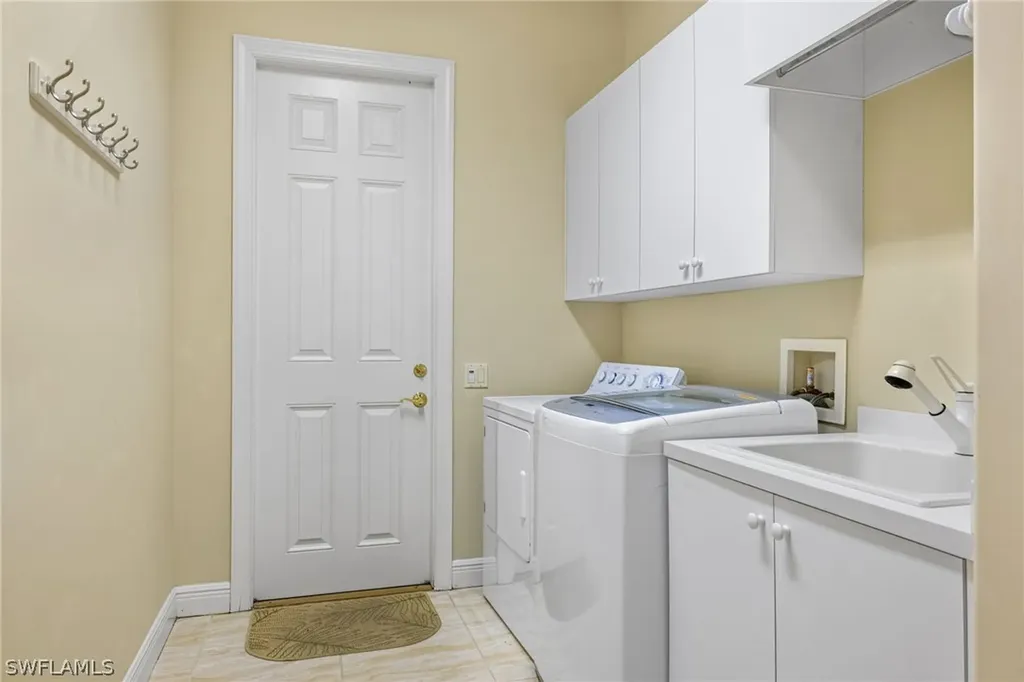 7511 Hogan Court Naples FL 34113