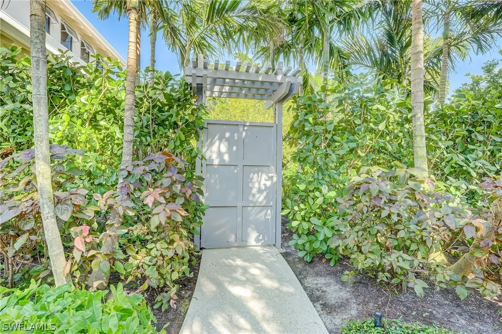 1800 Tiller Terrace Naples FL 34102