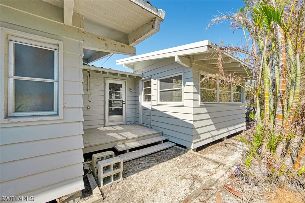 2643 Coconut Drive Sanibel FL 33957