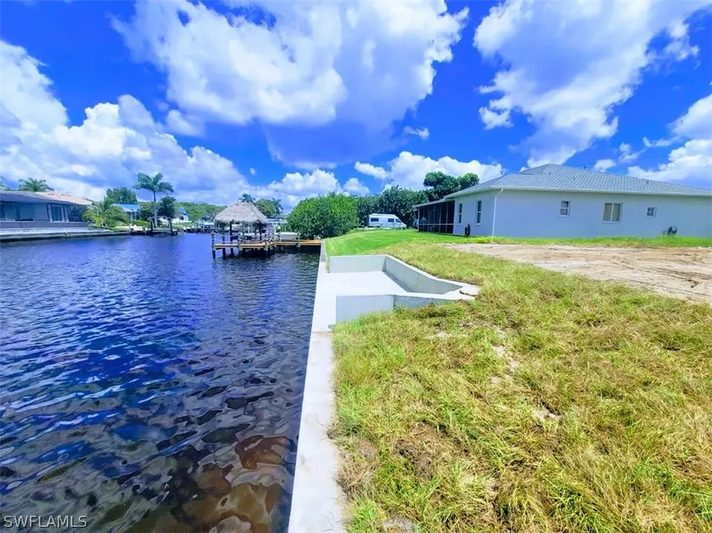 2031 SE 21st Street Cape Coral FL 33990