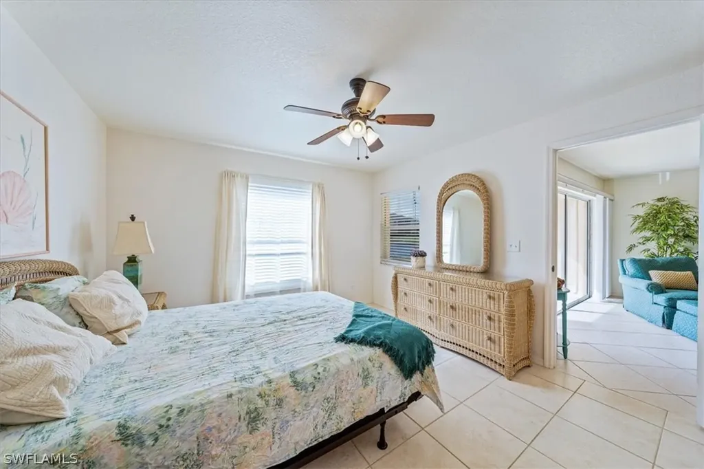 9660 Victoria Lane Naples FL 34109