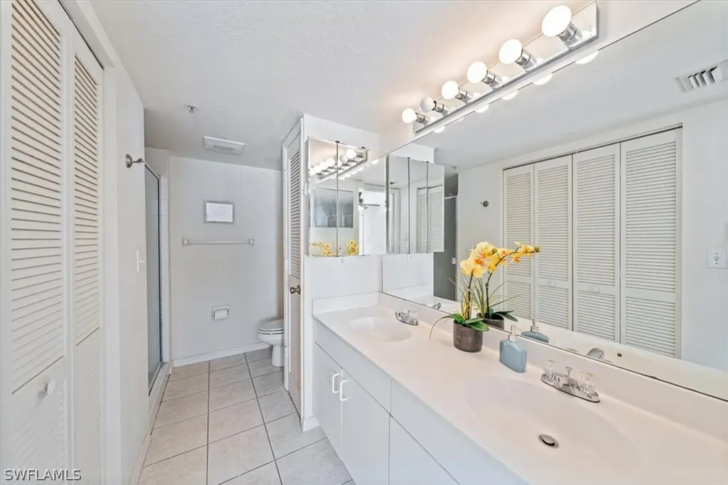 9660 Victoria Lane Naples FL 34109