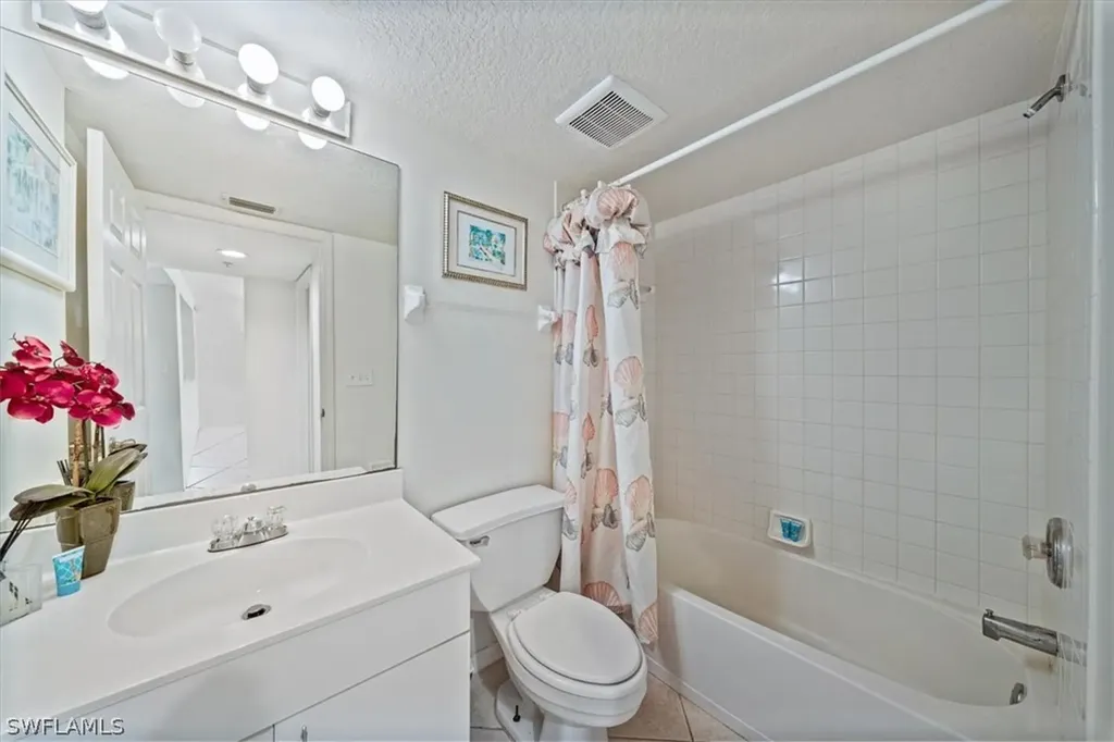 9660 Victoria Lane Naples FL 34109