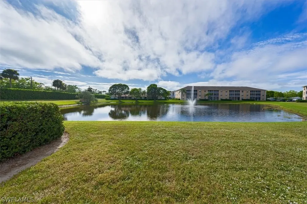 9660 Victoria Lane Naples FL 34109