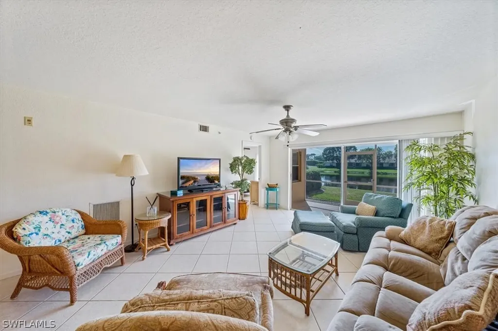 9660 Victoria Lane Naples FL 34109