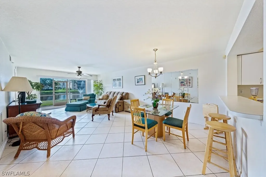 9660 Victoria Lane Naples FL 34109